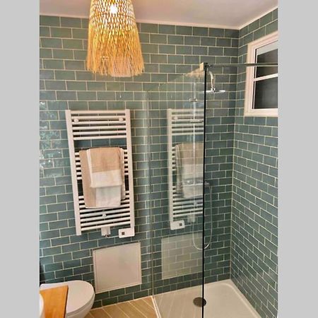 Superbe Appartement En Pierre Fraichement Renove Bernis Luaran gambar
